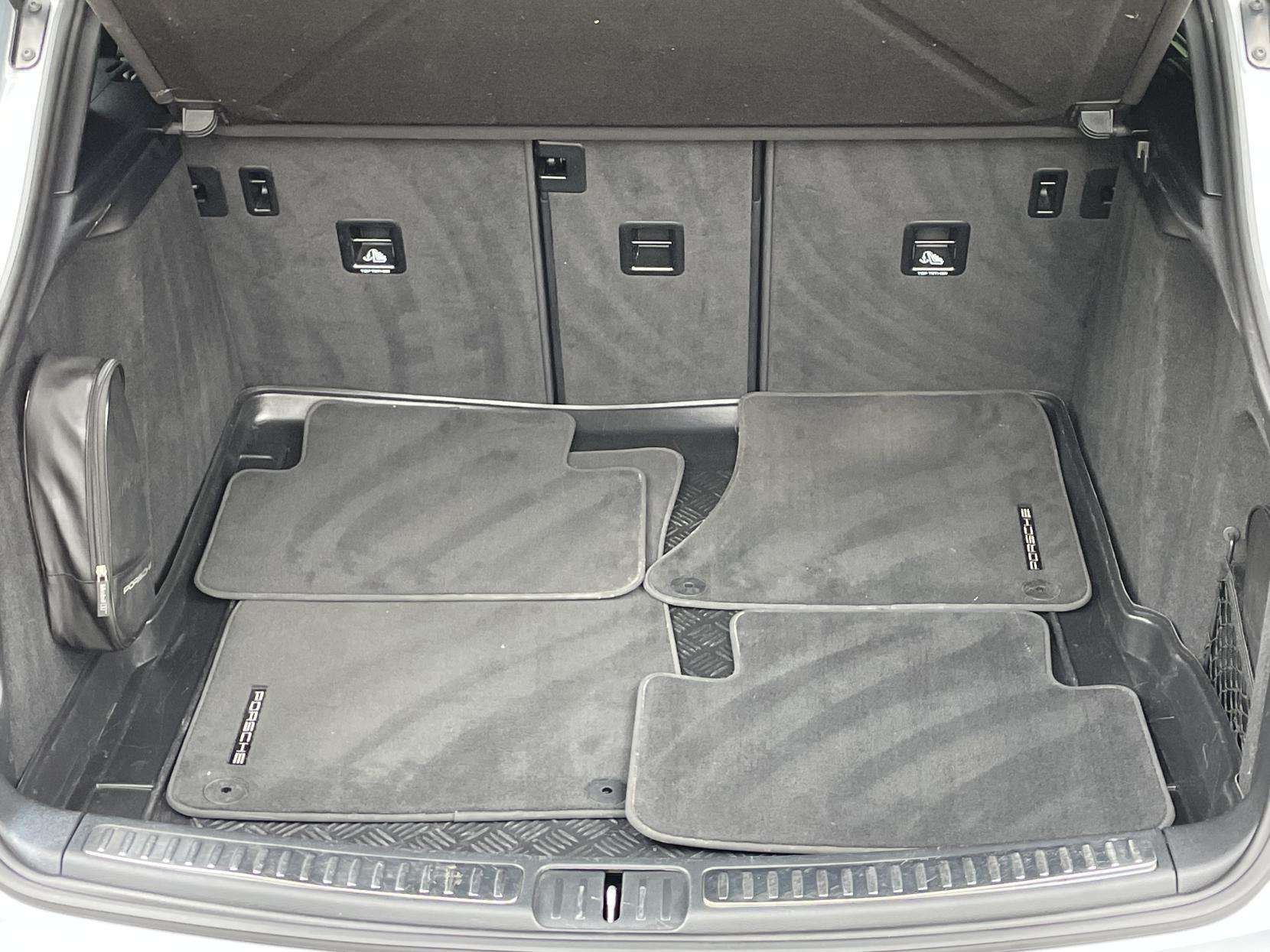 2018 PORSCHE MACAN 2018 PORSCHE MACAN