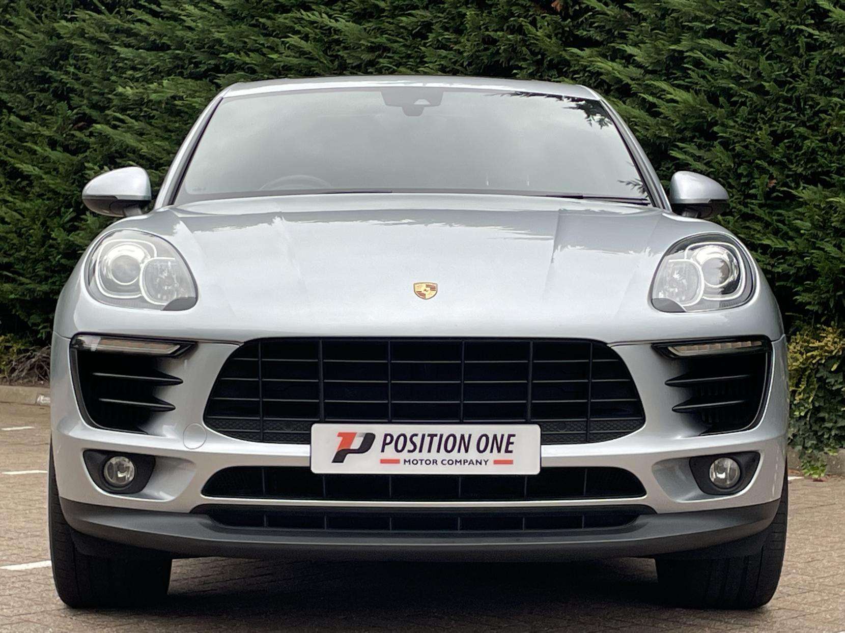 2018 PORSCHE MACAN 2018 PORSCHE MACAN