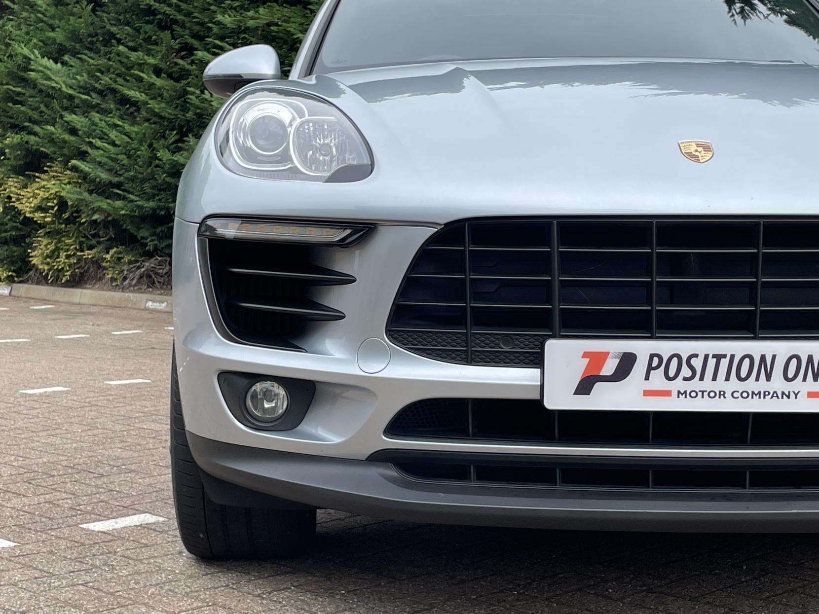 2018 PORSCHE MACAN 2018 PORSCHE MACAN