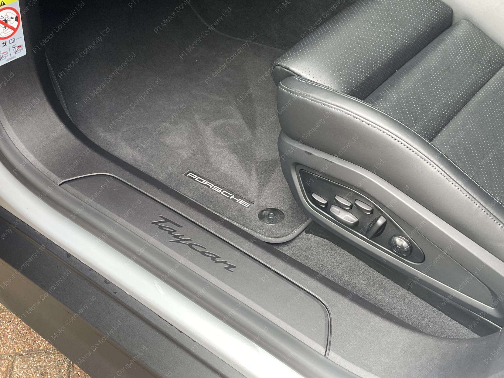 2023 PORSCHE TAYCAN 2023 PORSCHE TAYCAN