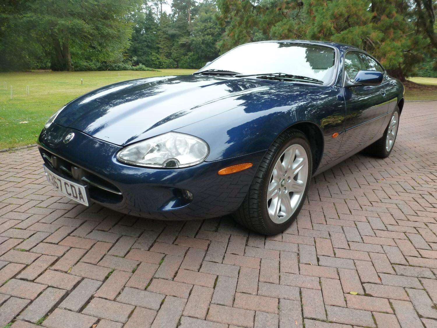 2000 JAGUAR XK8 2000 JAGUAR XK8