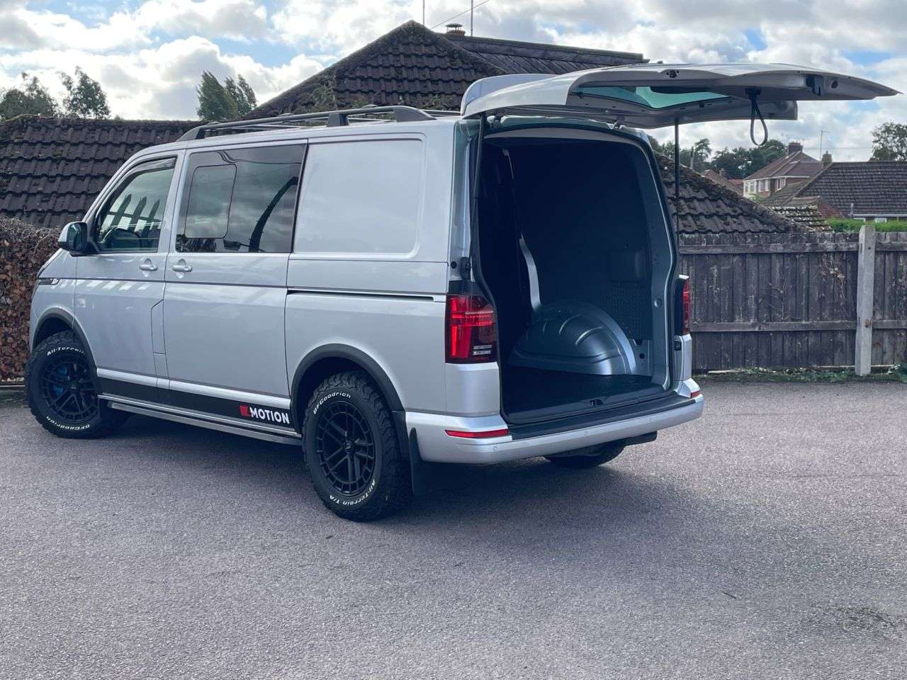 2021 VOLKSWAGEN TRANSPORTER T32 TDI KOMBI HIGHLINE 4 MOTION 2021 VOLKSWAGEN TRANSPORTER T32 TDI KOMBI HIGHLINE 4 MOTION