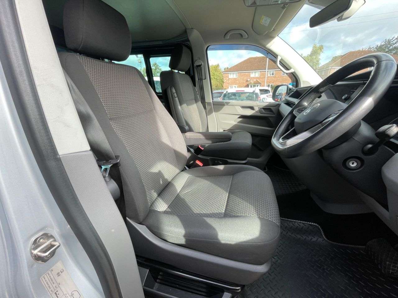 2021 VOLKSWAGEN TRANSPORTER T32 TDI KOMBI HIGHLINE 4 MOTION 2021 VOLKSWAGEN TRANSPORTER T32 TDI KOMBI HIGHLINE 4 MOTION