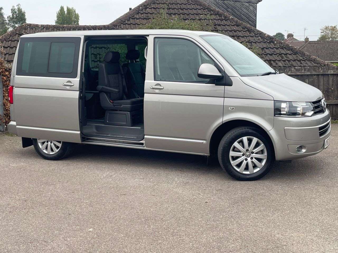 2013 VOLKSWAGEN CARAVELLE 2013 VOLKSWAGEN CARAVELLE