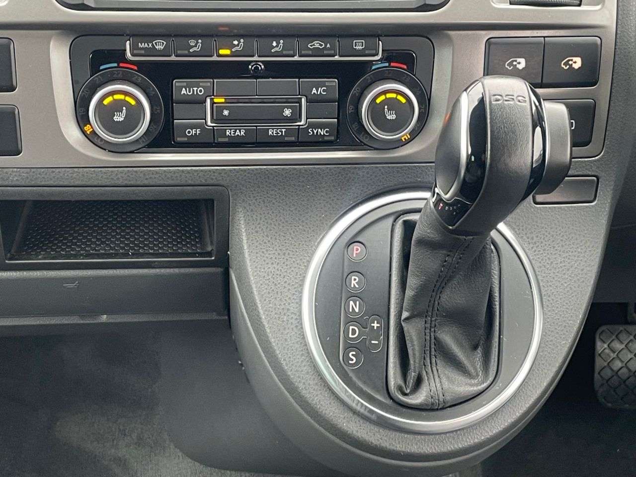 2013 VOLKSWAGEN CARAVELLE 2013 VOLKSWAGEN CARAVELLE