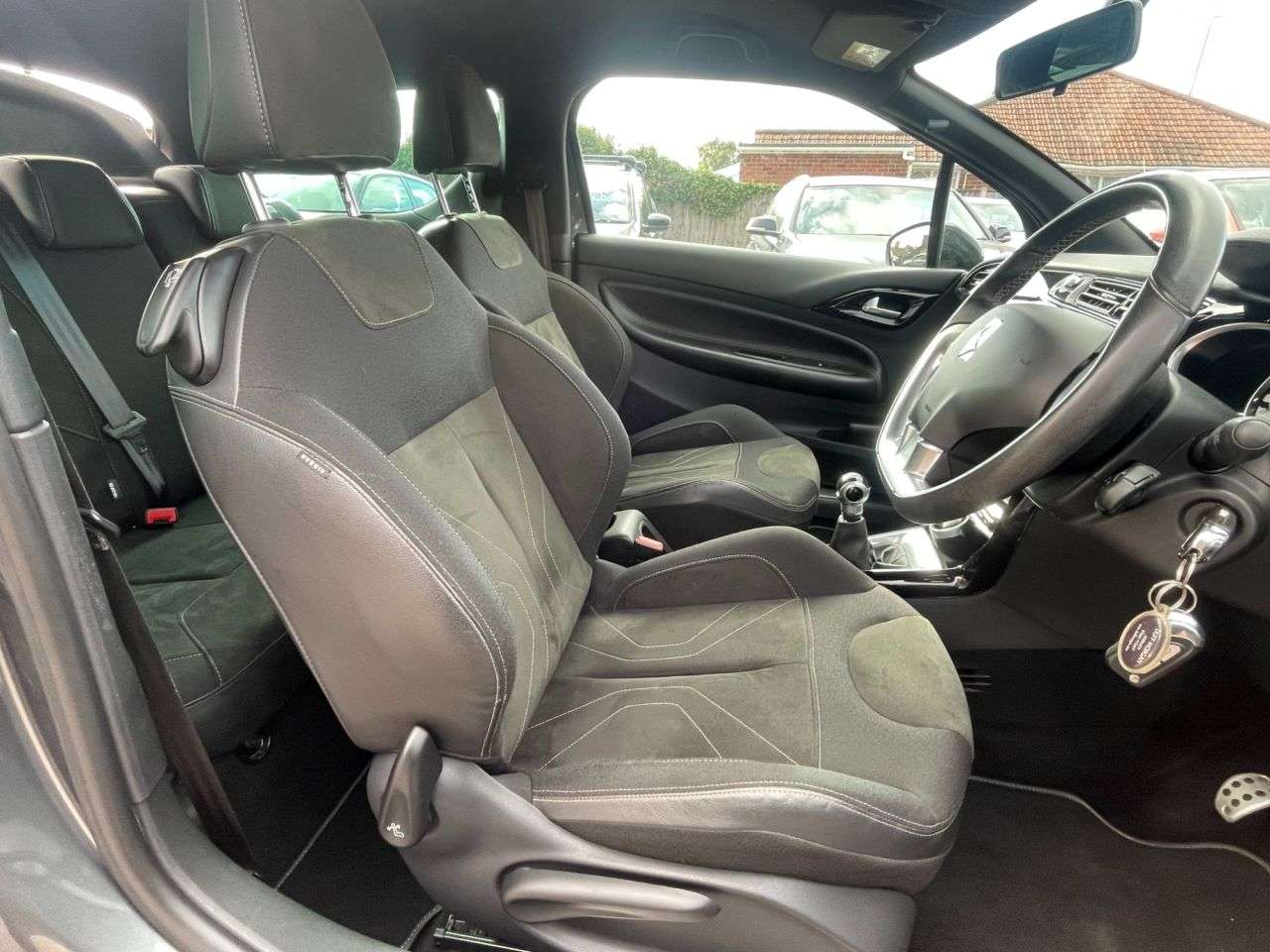 2016 DS AUTOMOBILES DS 3 2016 DS AUTOMOBILES DS 3