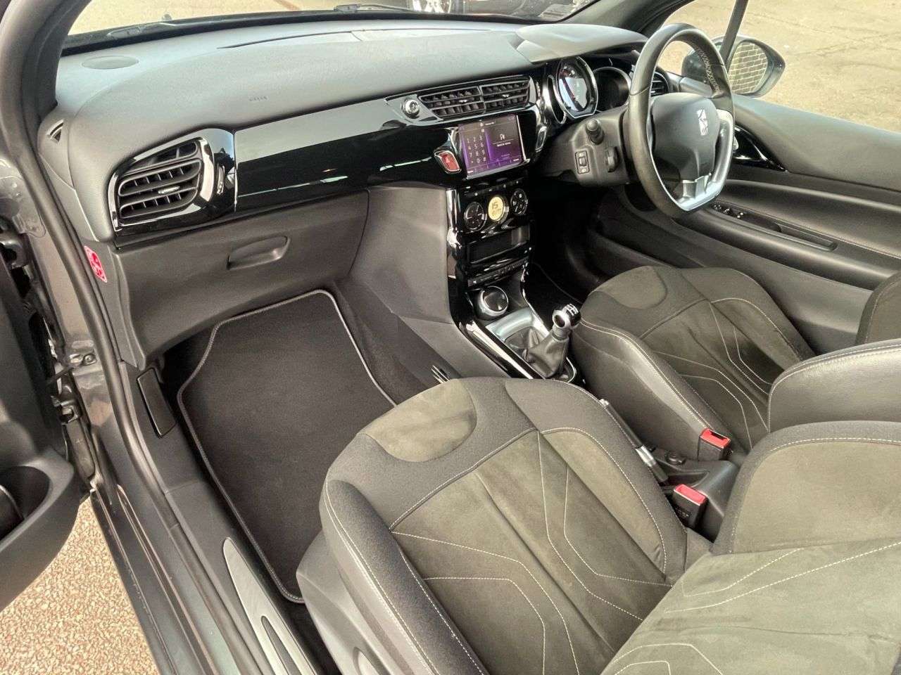 2016 DS AUTOMOBILES DS 3 2016 DS AUTOMOBILES DS 3