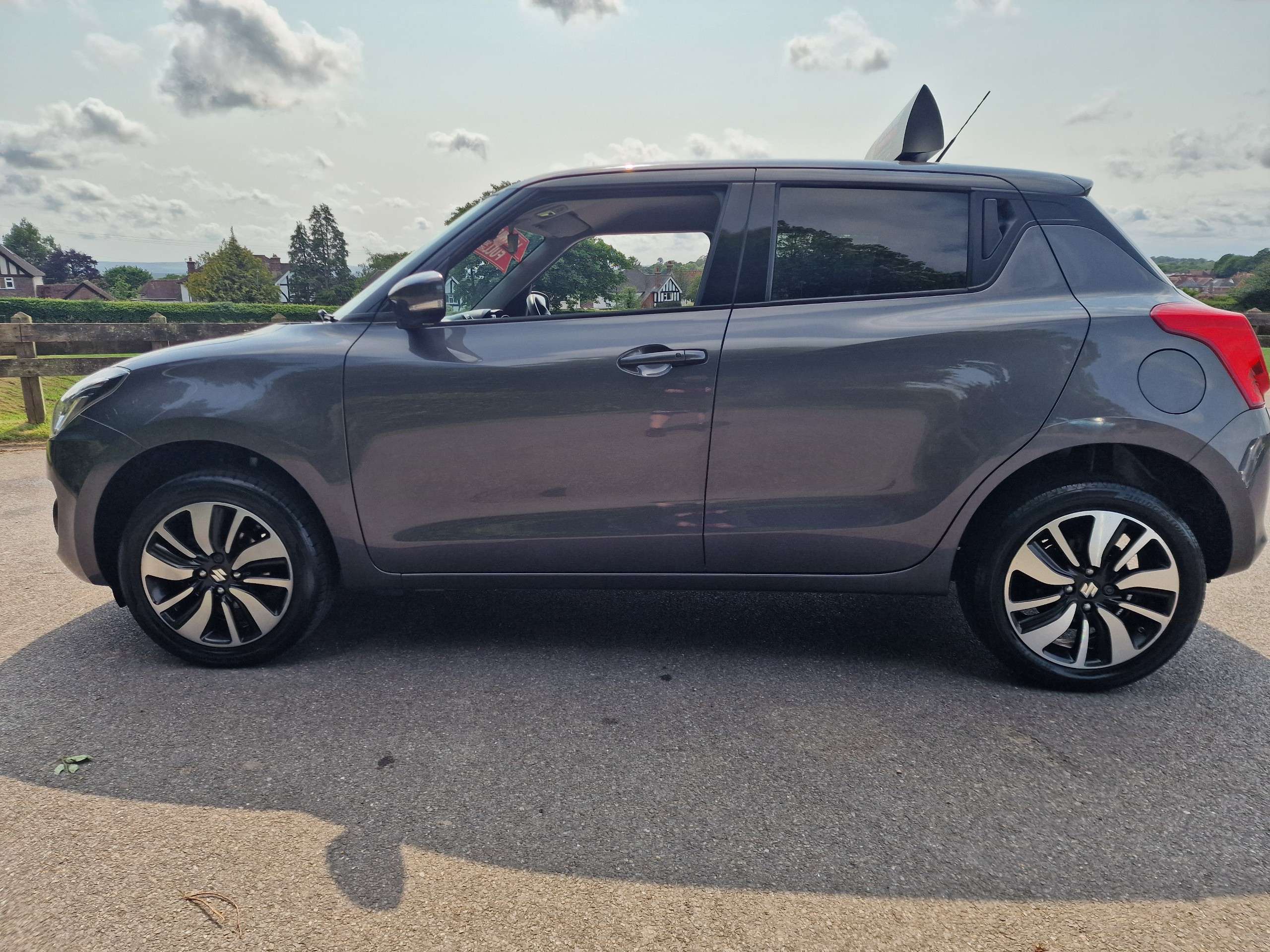 2019 SUZUKI SWIFT 2019 SUZUKI SWIFT