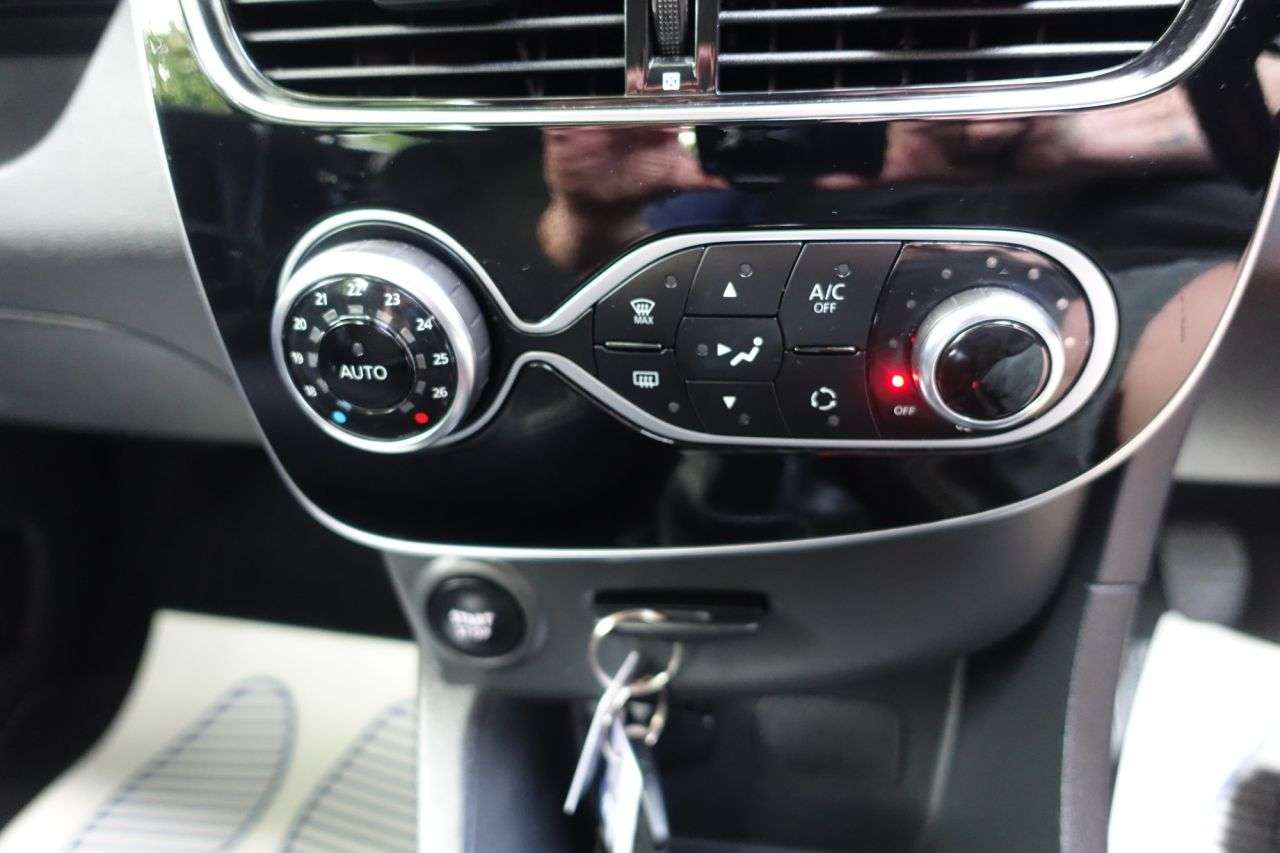 2018 RENAULT CLIO 2018 RENAULT CLIO