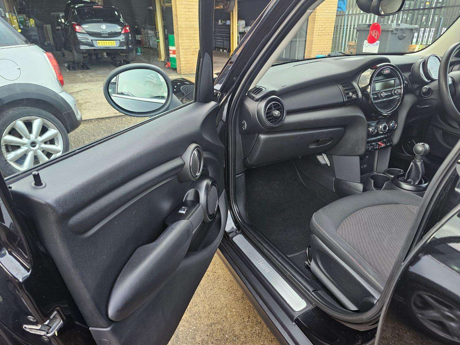 2017 MINI HATCH 2017 MINI HATCH