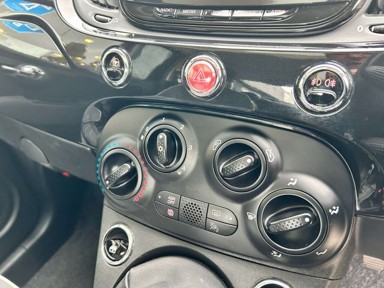 2019 FIAT 500 2019 FIAT 500