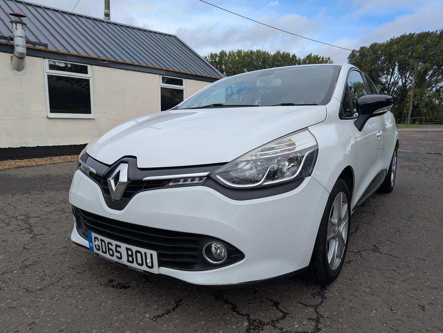 2015 RENAULT CLIO 2015 RENAULT CLIO