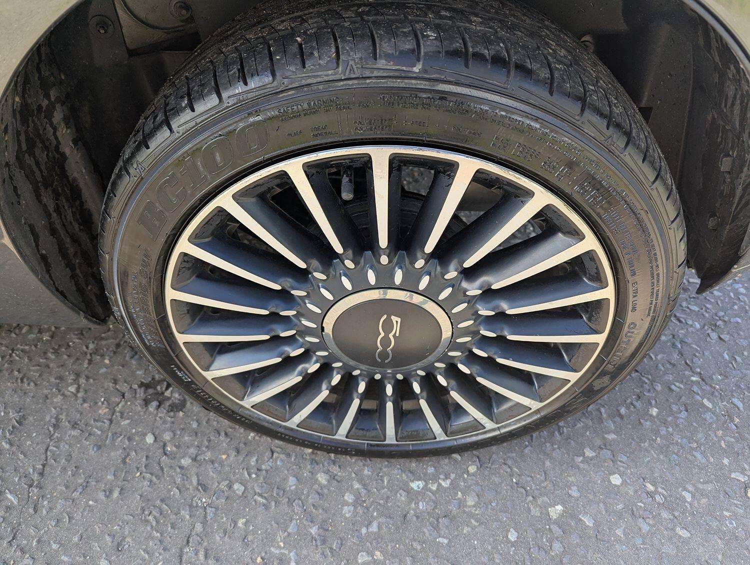 2017 FIAT 500 2017 FIAT 500