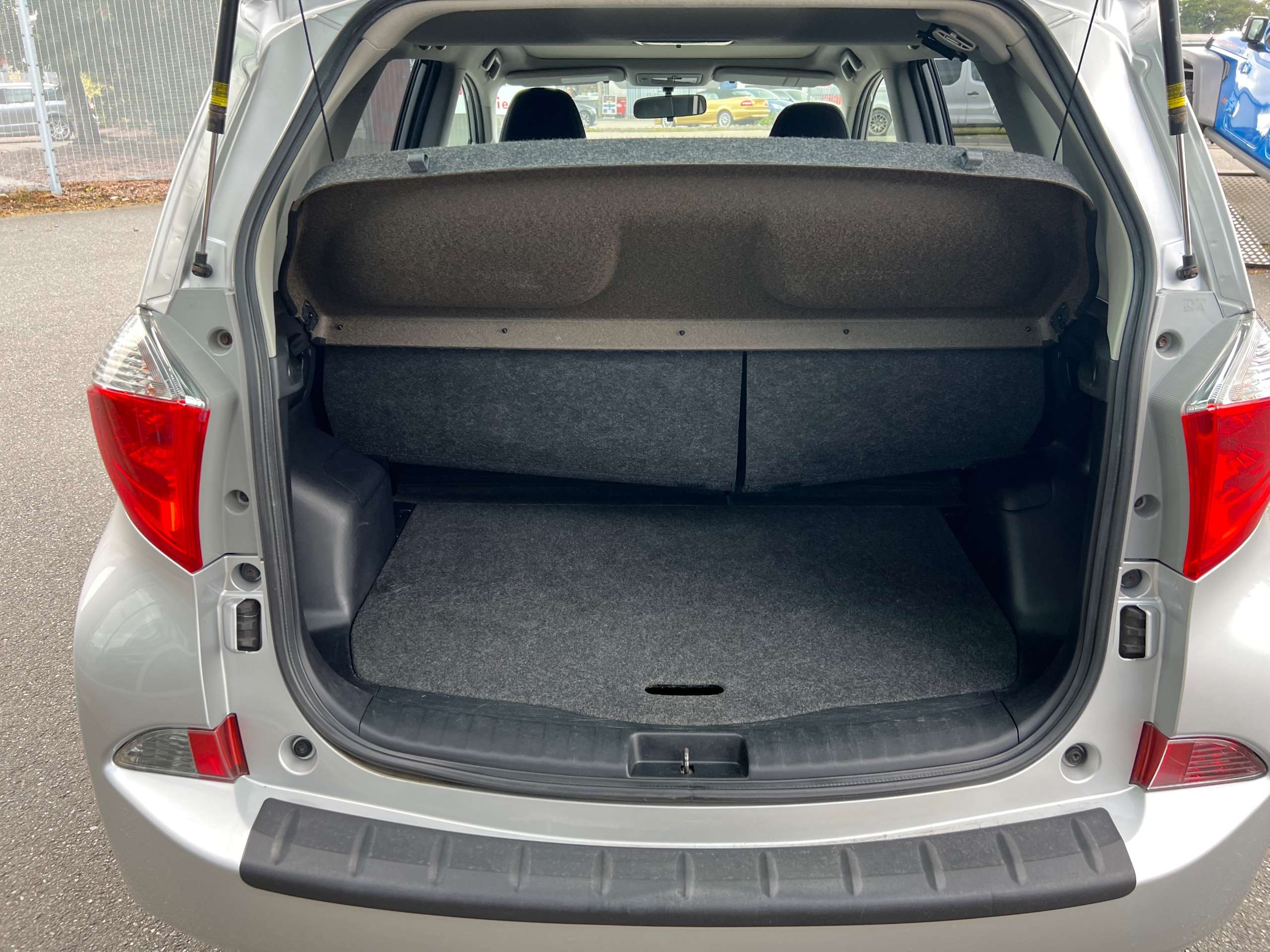 2011 TOYOTA VERSO 2011 TOYOTA VERSO