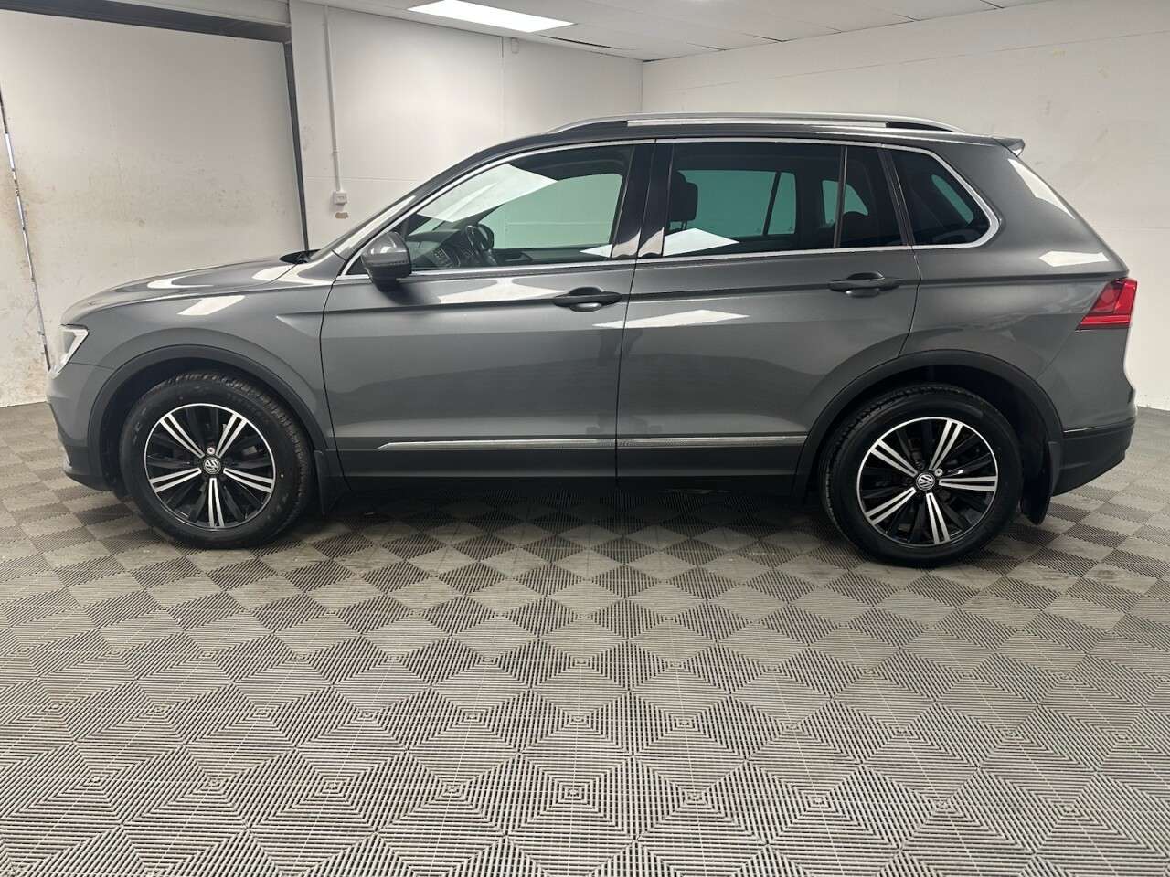 2017 VOLKSWAGEN TIGUAN 2017 VOLKSWAGEN TIGUAN
