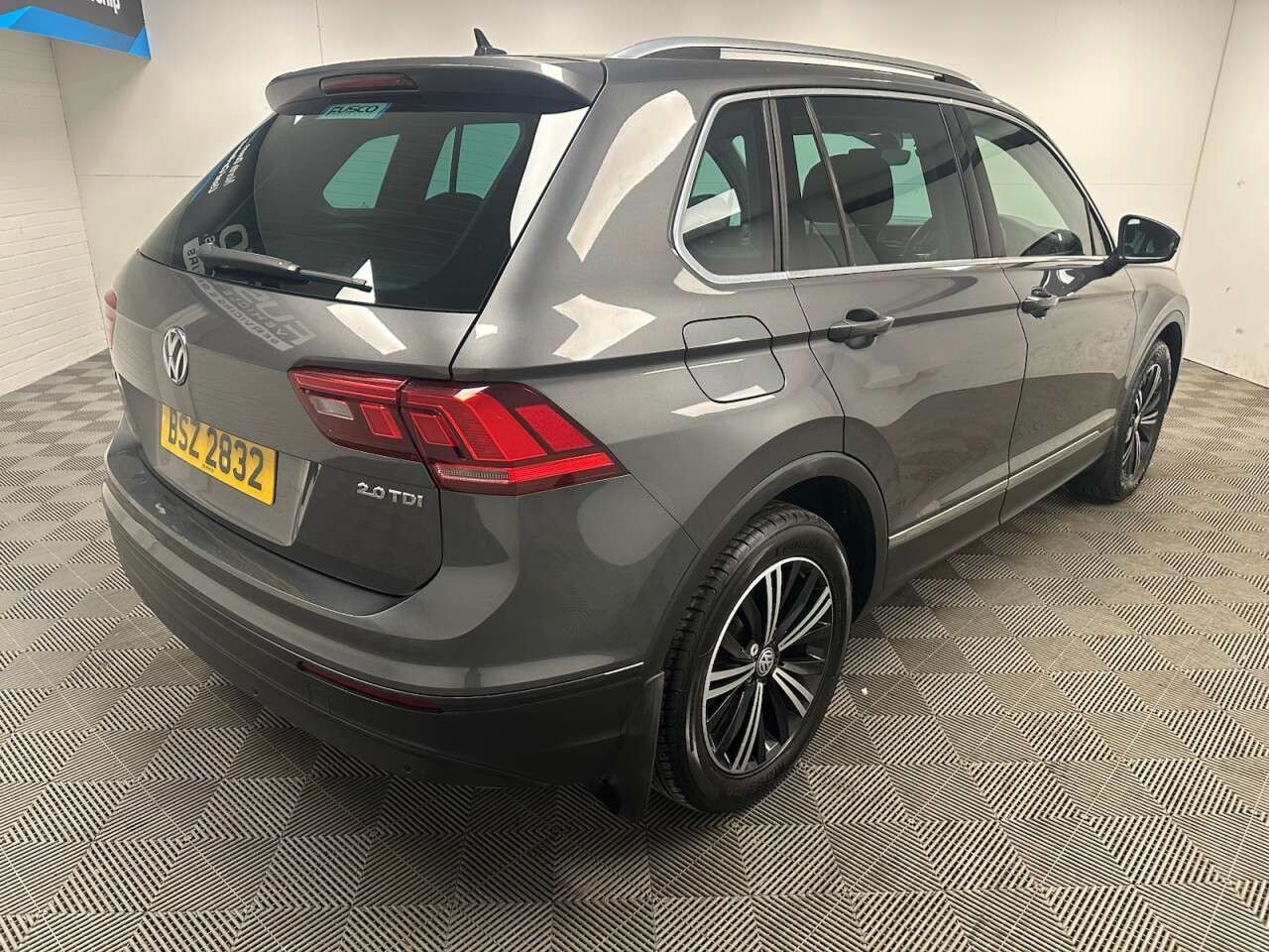 2017 VOLKSWAGEN TIGUAN 2017 VOLKSWAGEN TIGUAN