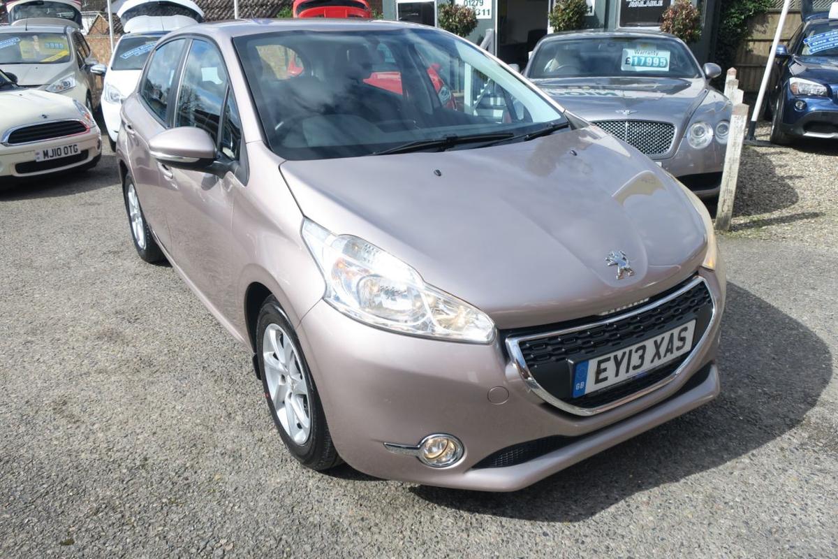 Check out this Peugeot 208 2013 Petrol Manual