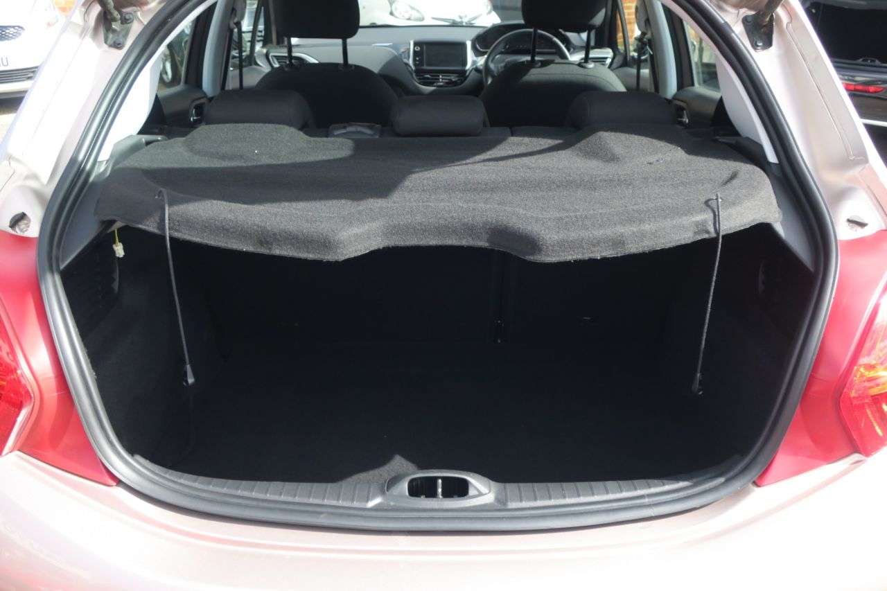 2013 PEUGEOT 208 2013 PEUGEOT 208