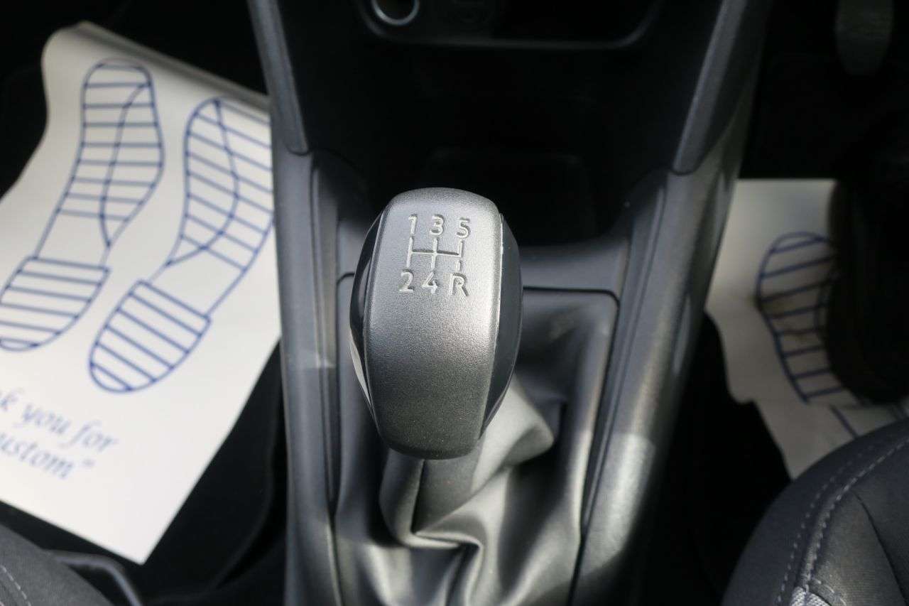 2013 PEUGEOT 208 2013 PEUGEOT 208