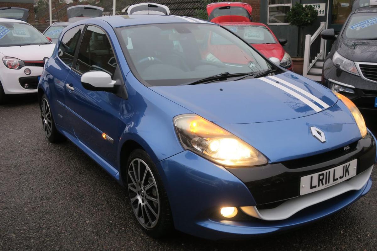 Check out this Renault Clio 2011 Petrol Manual