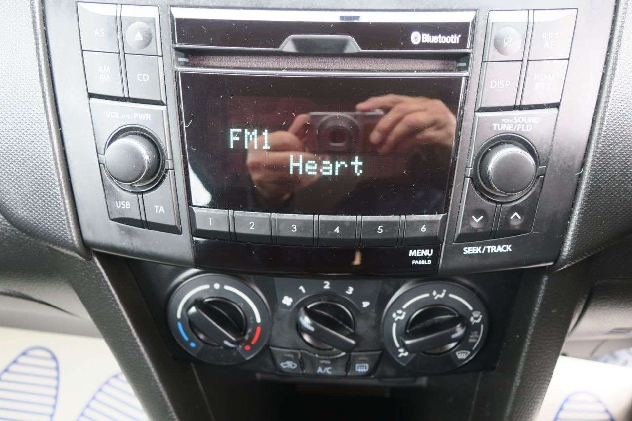 2013 SUZUKI SWIFT 2013 SUZUKI SWIFT