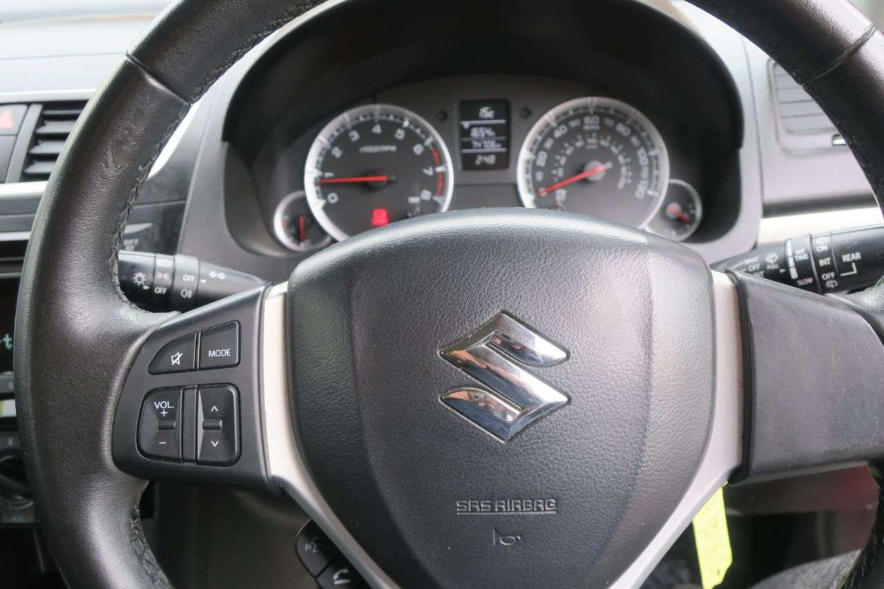 2013 SUZUKI SWIFT 2013 SUZUKI SWIFT