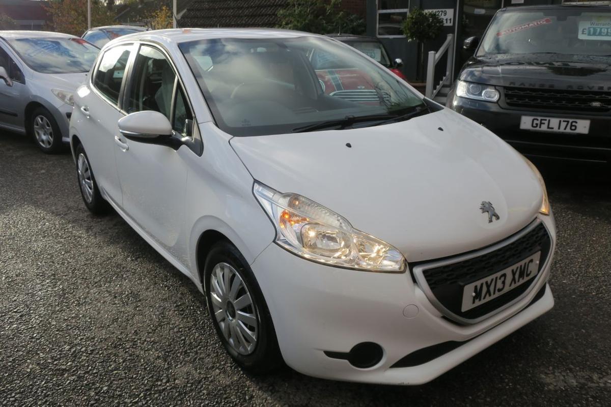 Check out this Peugeot 208 2013 Petrol Manual