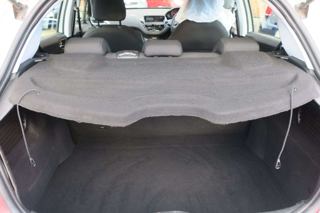 2013 PEUGEOT 208 2013 PEUGEOT 208