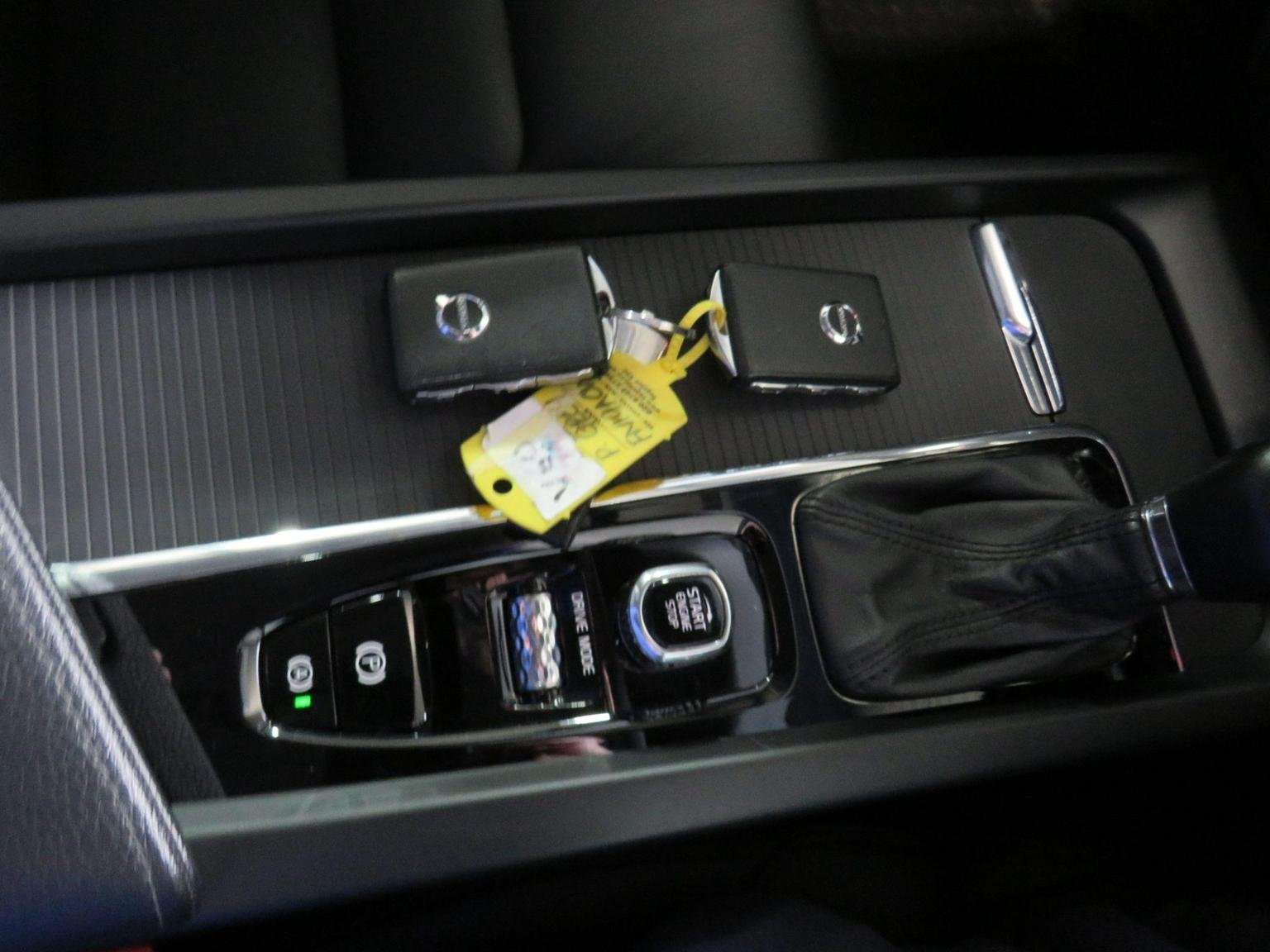 2019 VOLVO V60 2019 VOLVO V60