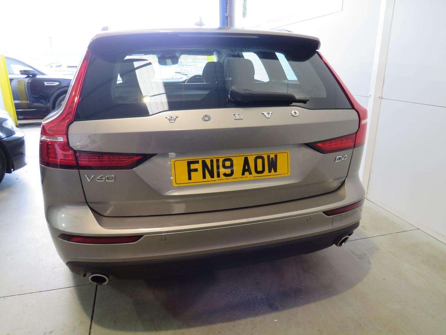 2019 VOLVO V60 2019 VOLVO V60