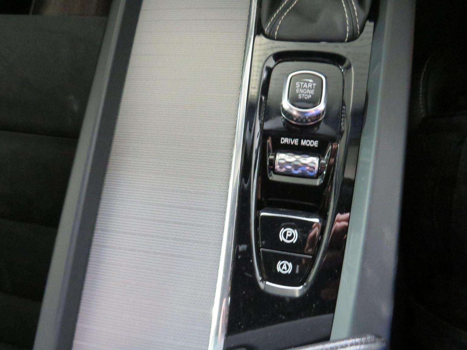 2019 VOLVO XC60 2019 VOLVO XC60