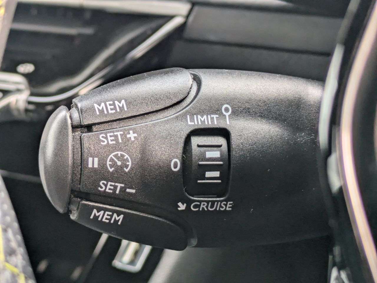 2023 PEUGEOT 208 2023 PEUGEOT 208