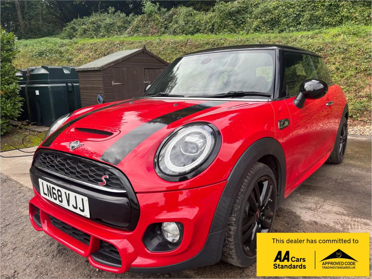 Check out this Mini Hatch 2018 Petrol Automatic