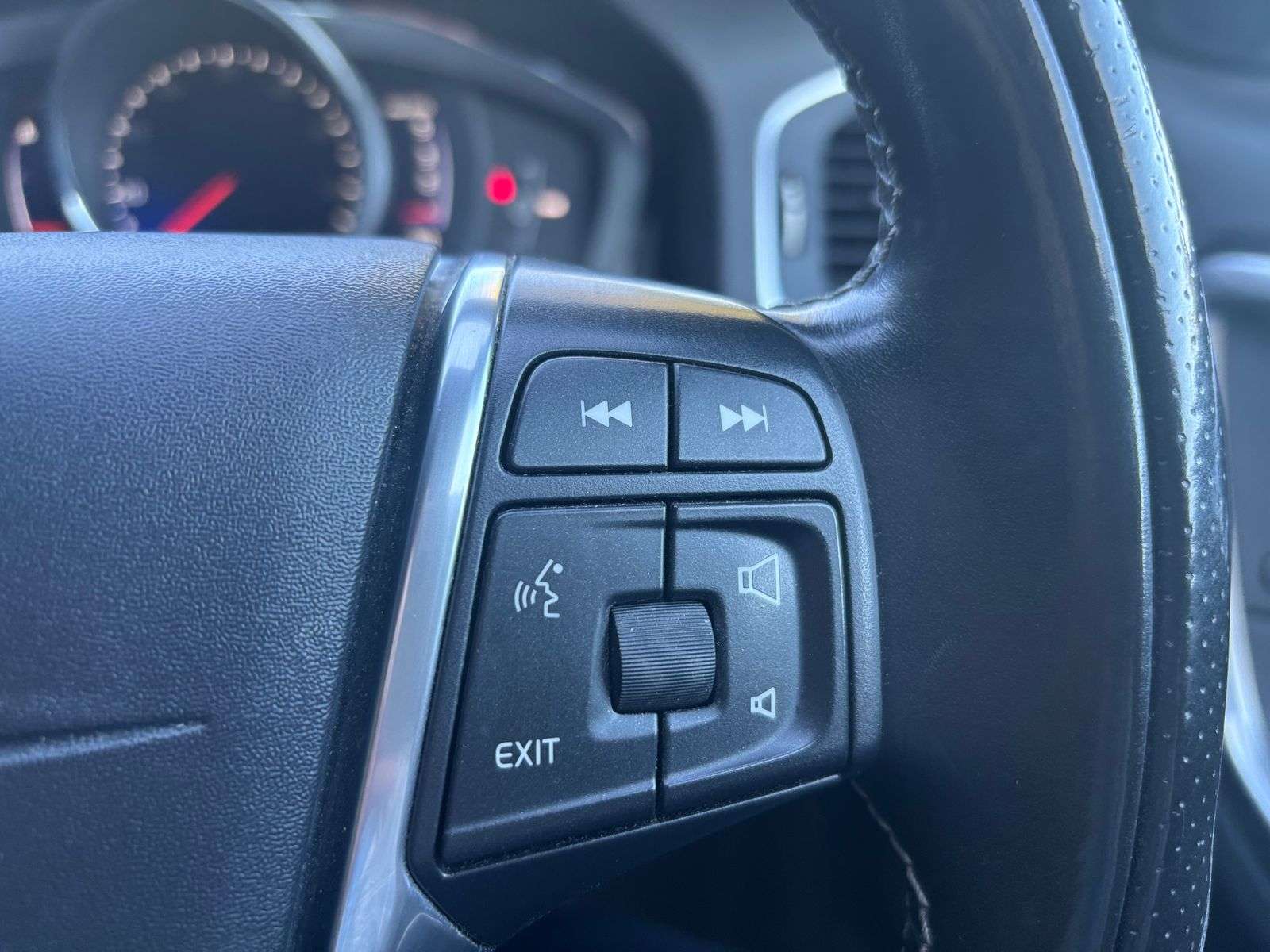 2017 VOLVO V60 2017 VOLVO V60