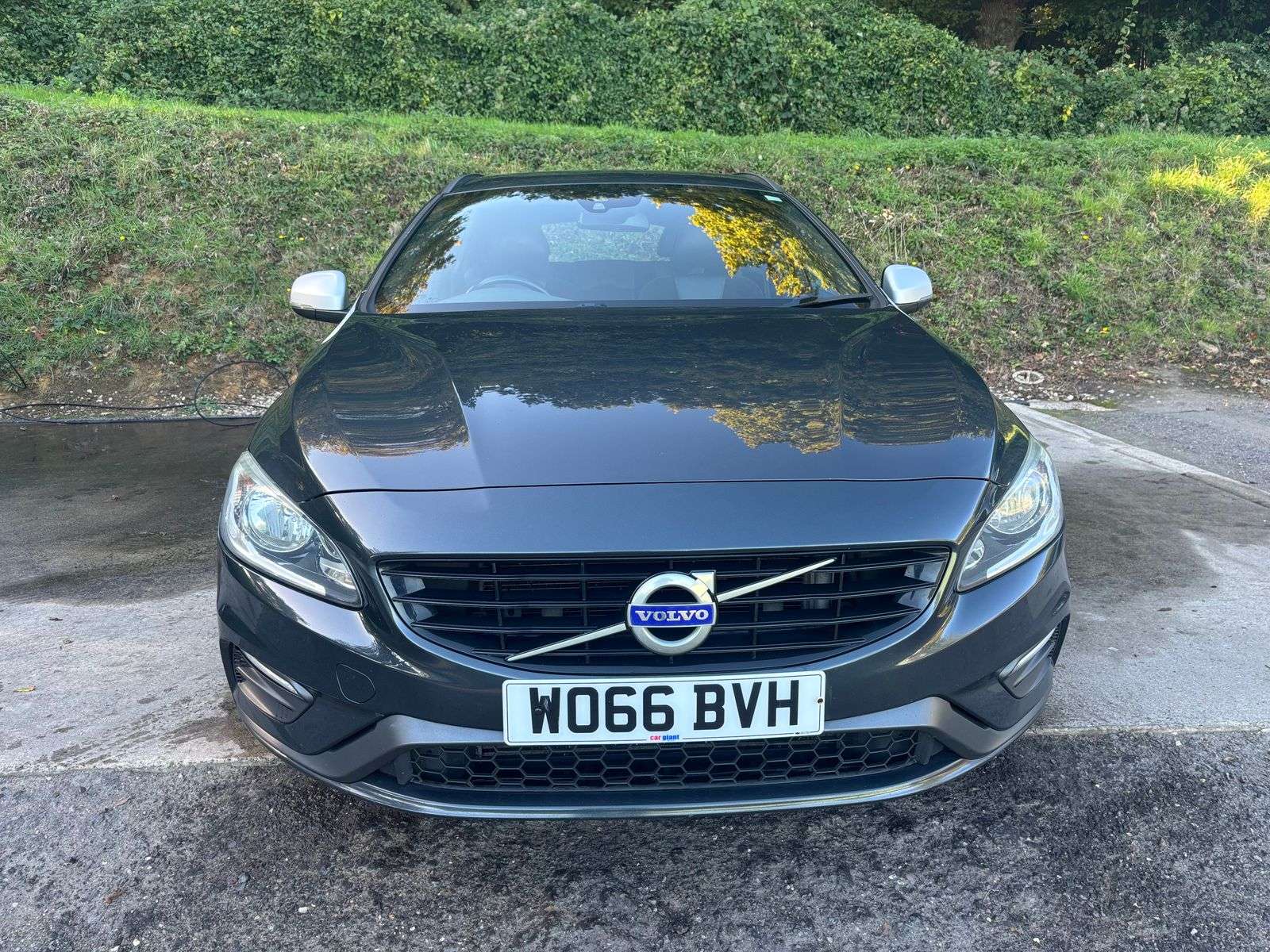 2017 VOLVO V60 2017 VOLVO V60