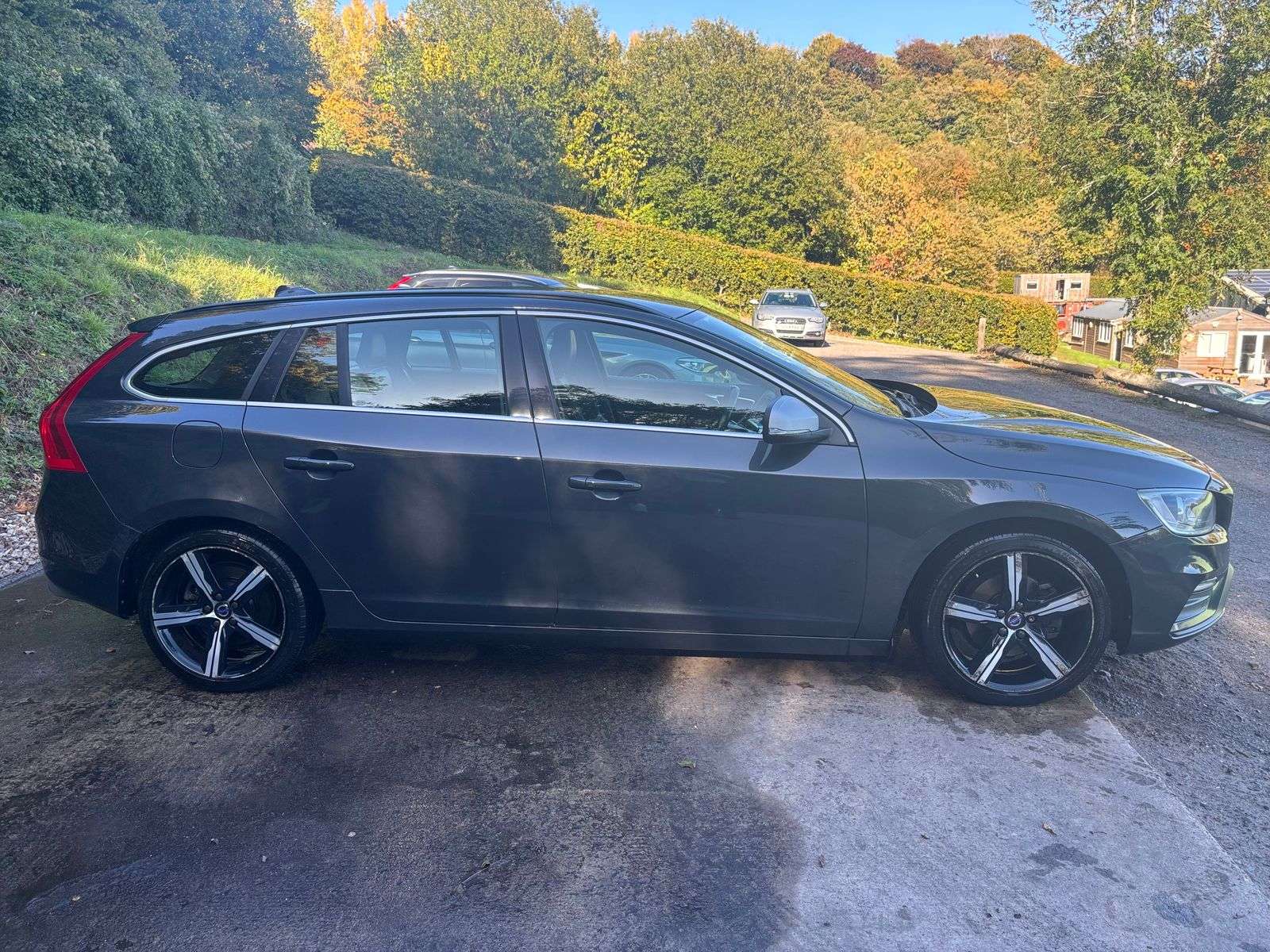 2017 VOLVO V60 2017 VOLVO V60