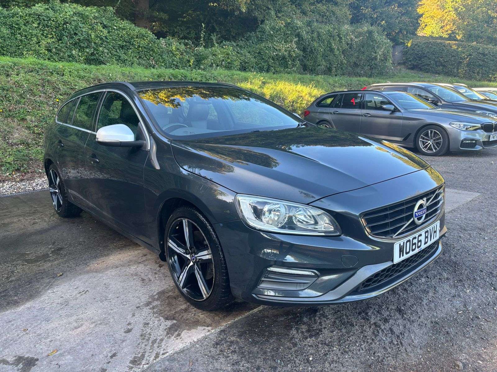 2017 VOLVO V60 2017 VOLVO V60
