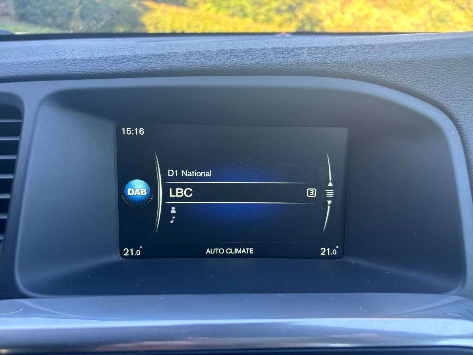 2017 VOLVO V60 2017 VOLVO V60