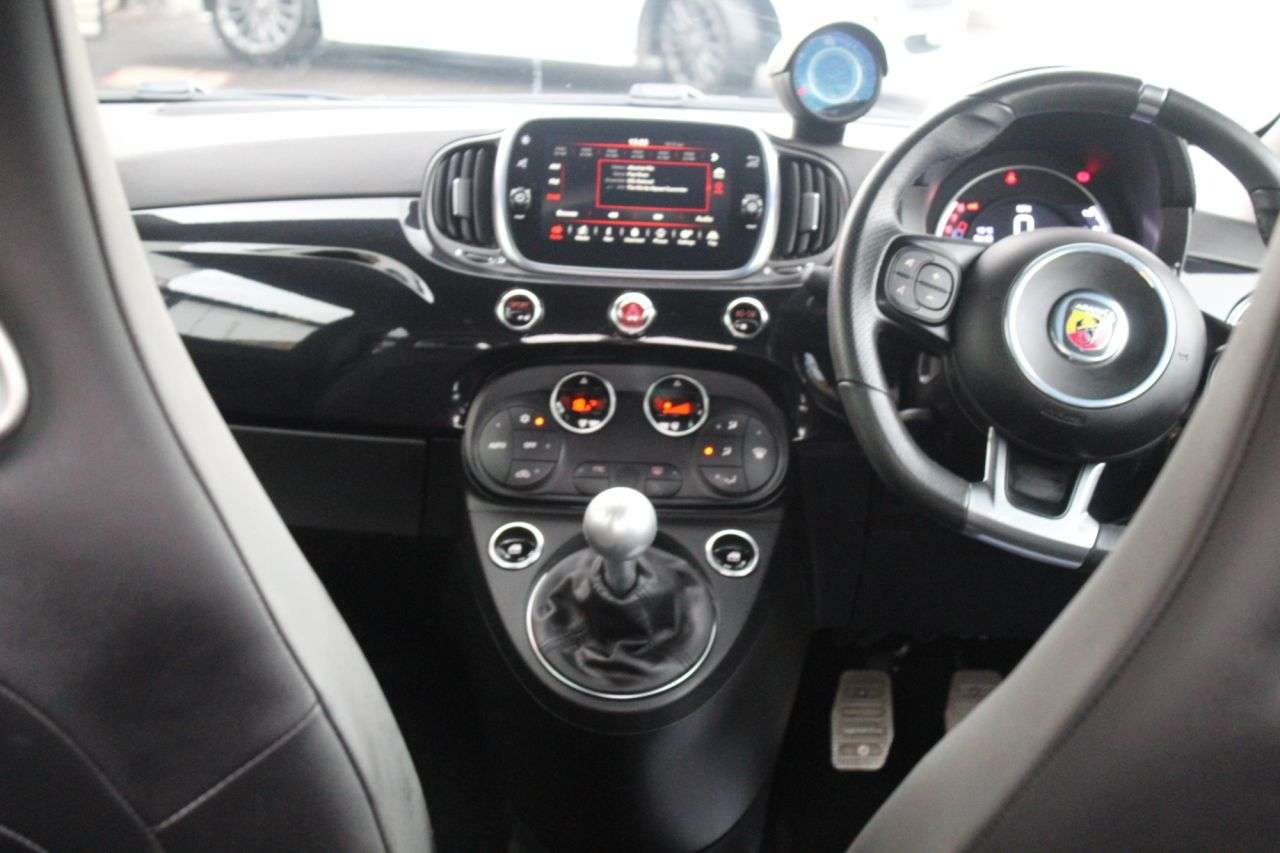 2020 ABARTH 595 2020 ABARTH 595