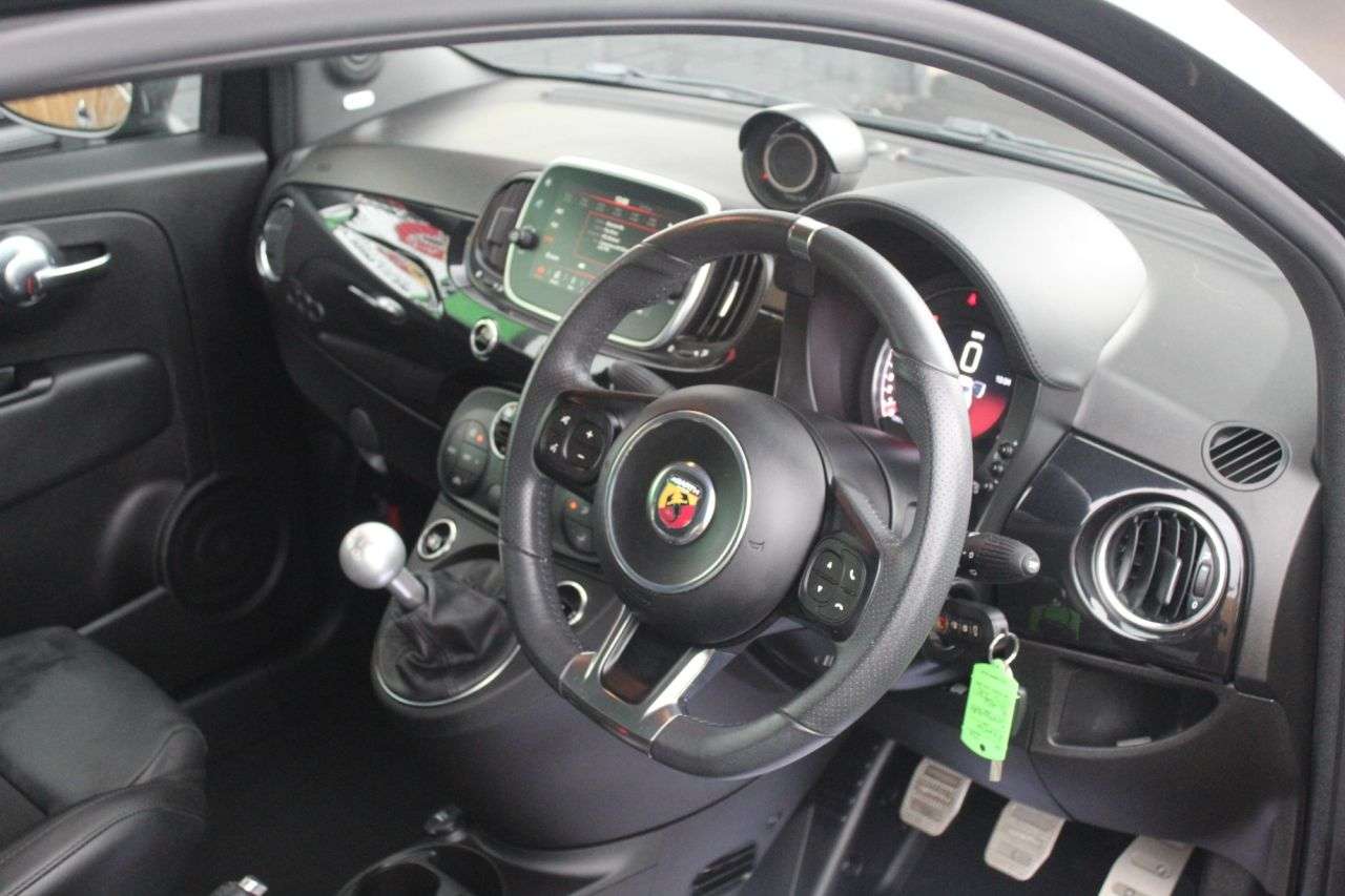 2020 ABARTH 595 2020 ABARTH 595