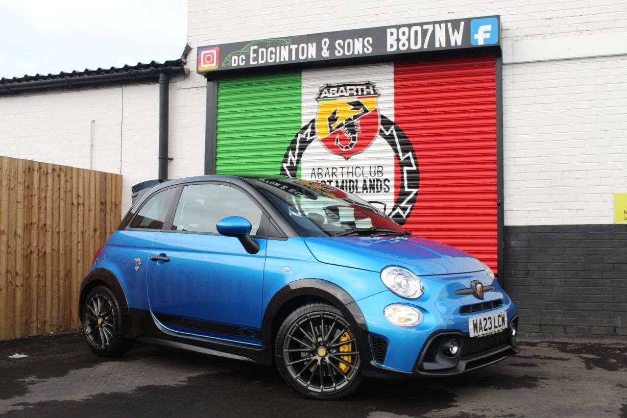 2023 ABARTH 695 2023 ABARTH 695