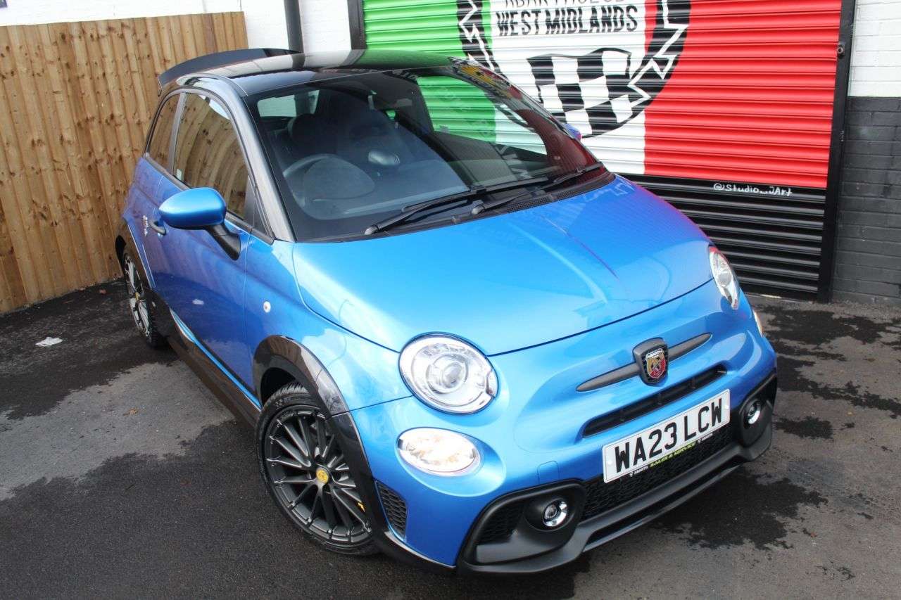 2023 ABARTH 695 2023 ABARTH 695