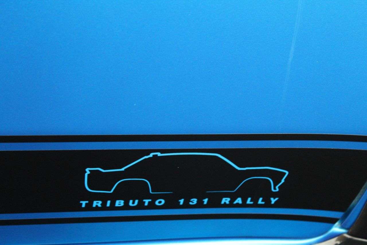 2023 ABARTH 695 2023 ABARTH 695