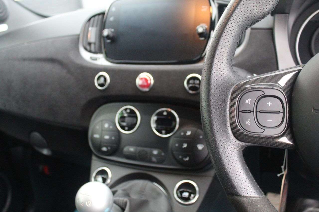 2023 ABARTH 695 2023 ABARTH 695