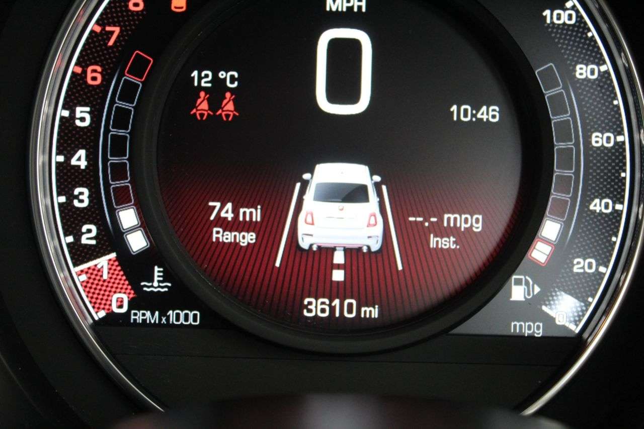 2023 ABARTH 695 2023 ABARTH 695