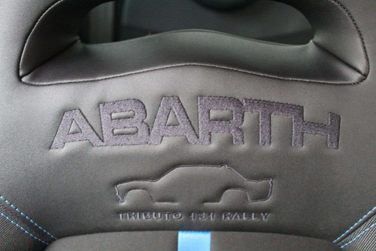 2023 ABARTH 695 2023 ABARTH 695