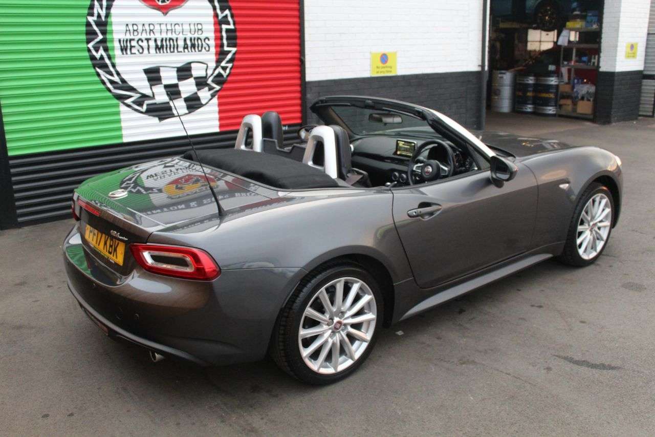 2017 FIAT 124 SPIDER 2017 FIAT 124 SPIDER