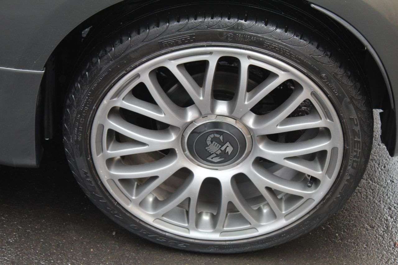 2017 ABARTH 595 2017 ABARTH 595