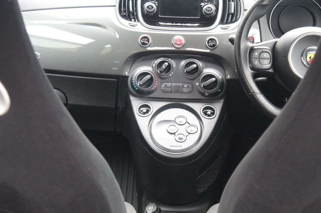 2017 ABARTH 595 2017 ABARTH 595