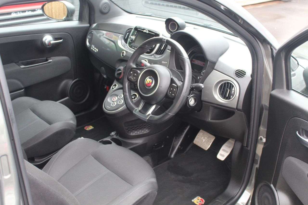 2017 ABARTH 595 2017 ABARTH 595